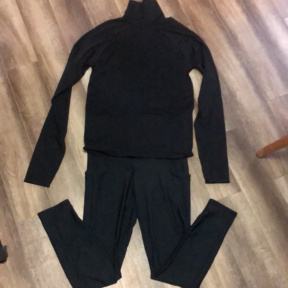 🥳2/$100🥳 Fabletics Cold weather legging & turtleneck set